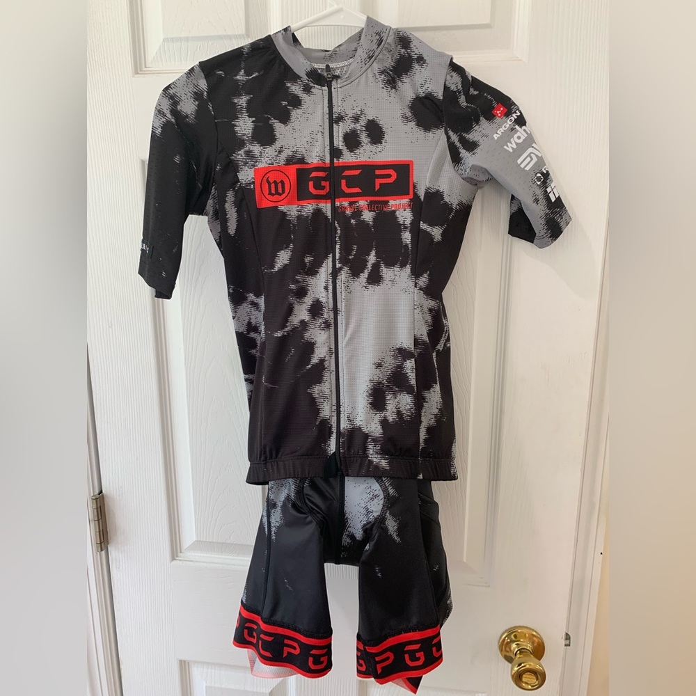 NWOT Wattie Ink Gravel Collective Project Womens Small Jersey & Bibs